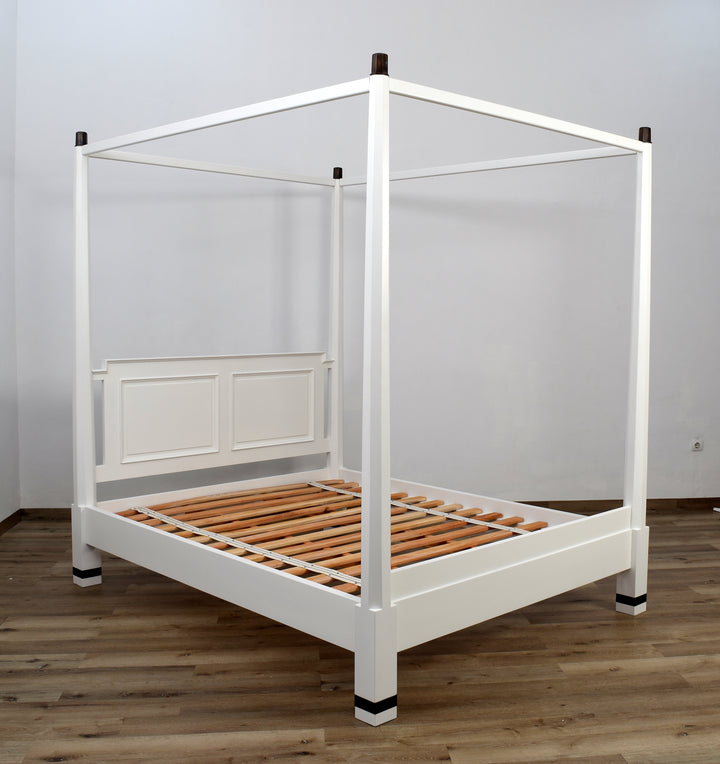 Pencil Four Poster Bed - Queen size